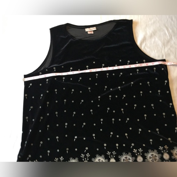 Velvet tank with embellishments - Picture 5 of 9